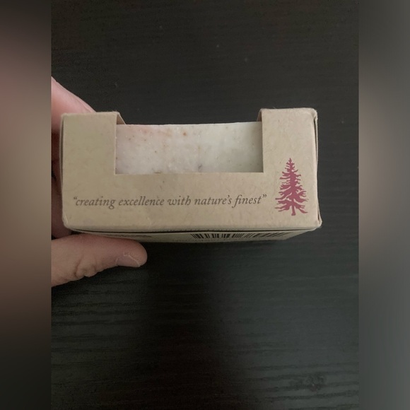 Shade Mountain Naturals Exfoliating bar soap. Created with wine settlements. New - Picture 2 of 5